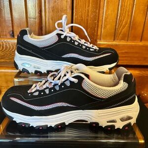 Skechers women’s D’lites athletic shoe size 10